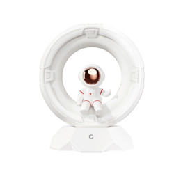 Нощна лампа Астронавт XO Astronaut Spaceman Tri-color - OZ12        Нощна лампа Астронавт XO Astronaut Spaceman Tri-color - OZ12