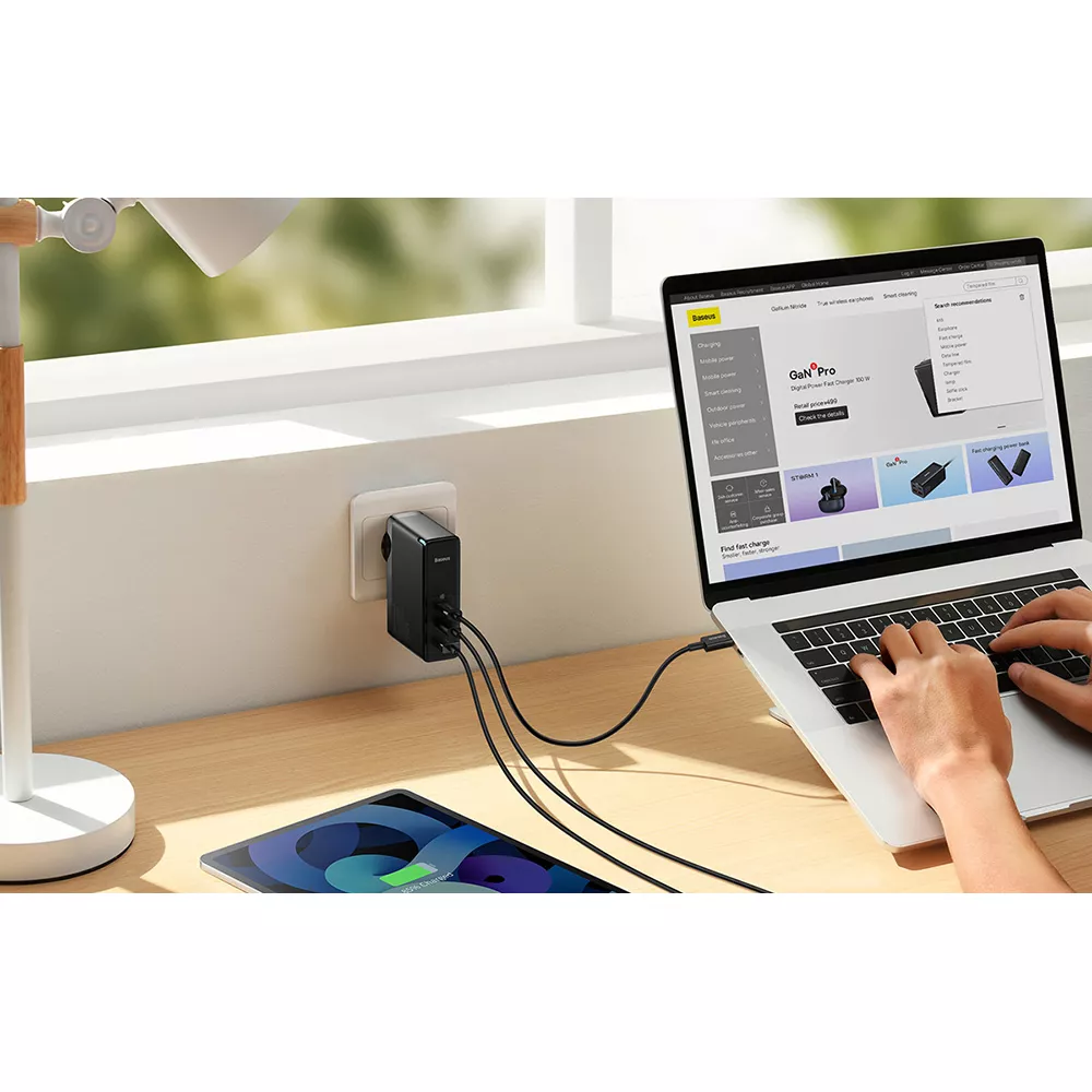Зарядно устройство 220V BASEUS 140W, USB-A, 2xUSB-C, GaN5 Pro (CCGP100201) 
